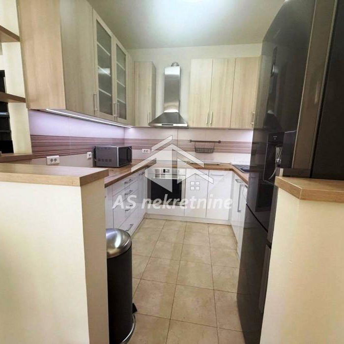 Stan Izdavanje Beograd Hram Svetog Save 106 m2