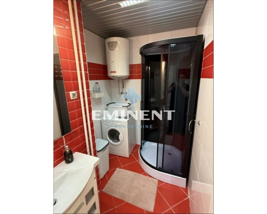 Trosoban stan za izdavanje, Blok 22, Beograd, 80m², 2. sprat, 1.000 €/mes