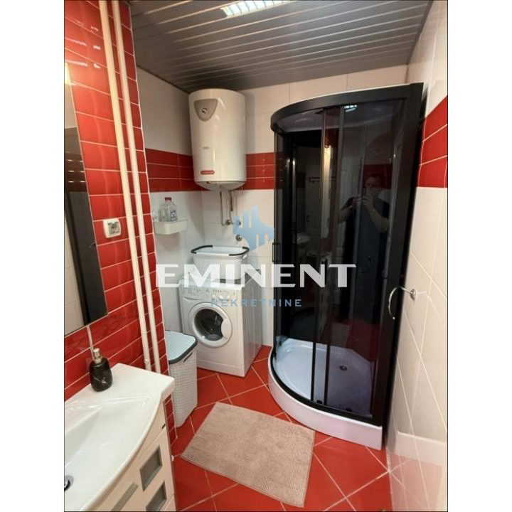Trosoban stan za izdavanje, Blok 22, Beograd, 80m², 2. sprat, 1.000 €/mes