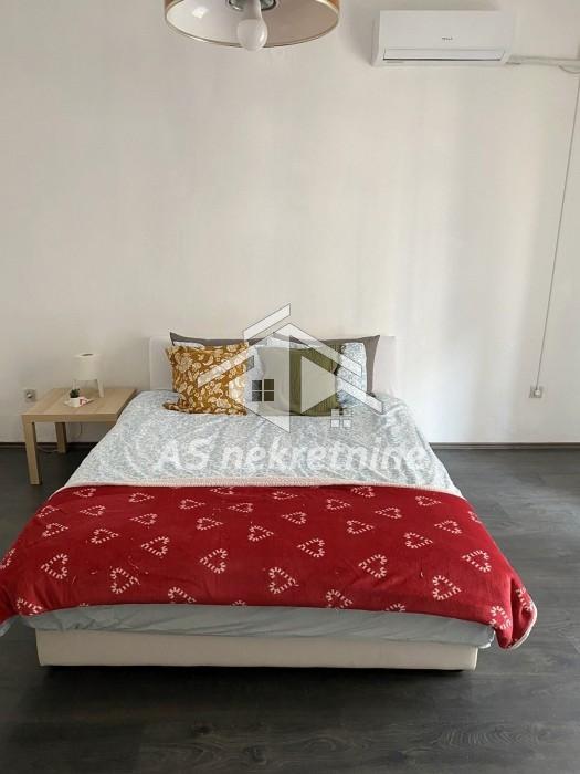 Četvorosoban stan za izdavanje, Terazije, Beograd, 120m², 900 €/mes