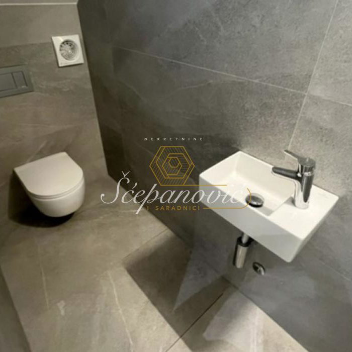 Stan Prodaja Novi Sad  368 m2