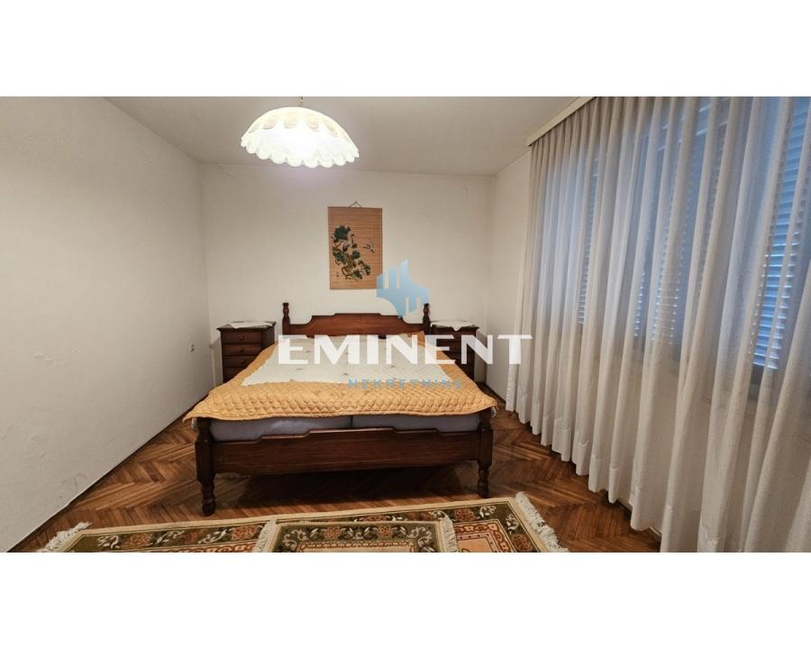 izdavanje-kuca-beograd-mjnIevbMpJ Kuća na prodaju, Kaluđerica, Beograd, 315m², 320.000 €