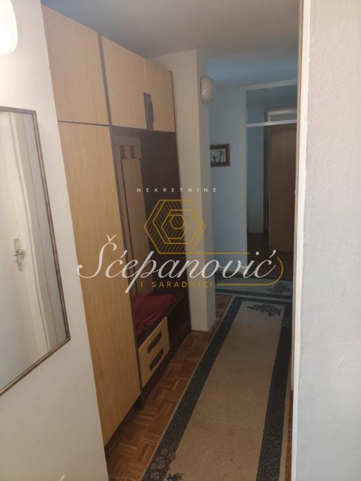 izdavanje-kuca-beograd-ozgy2YLgJR Trosoban stan za izdavanje, Novo Naselje, Novi Sad, 79m², 500 €/mes