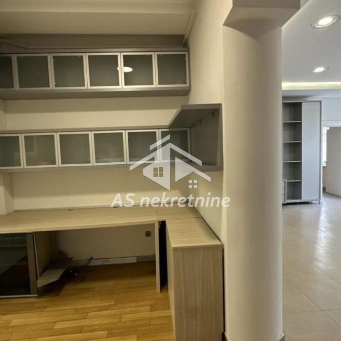 Stan Izdavanje Beograd Kalenić Pijaca 223 m2