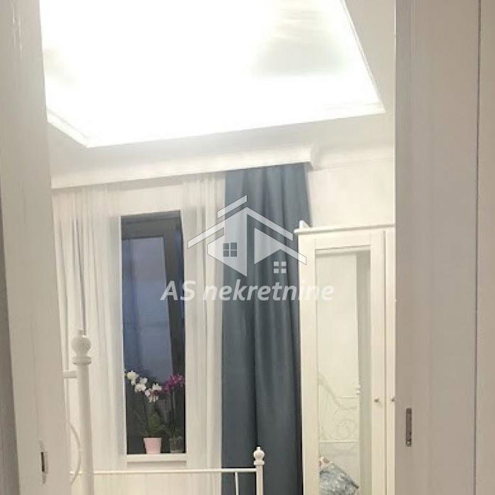 Trosoban stan za izdavanje, Cara Dušana, Beograd, 75m², 1.200 €/mes