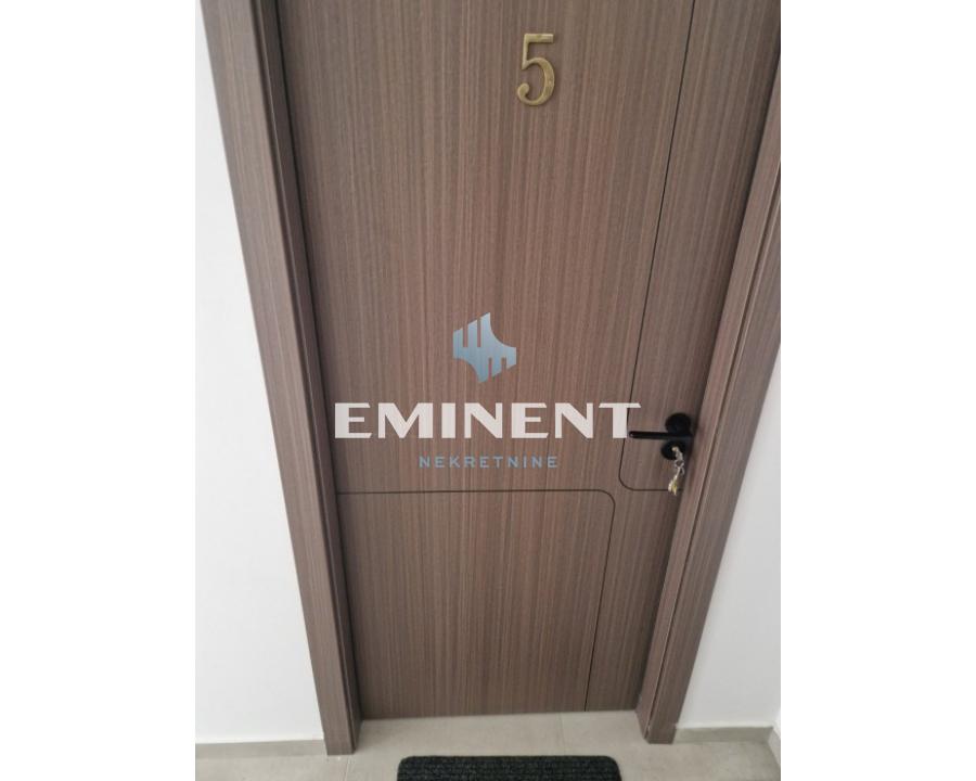 Višesoban stan za izdavanje, Ledine, Beograd, 160m², 2.750 €/mes