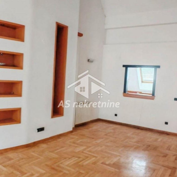 Stan Prodaja Beograd Kalenić Pijaca 207 m2