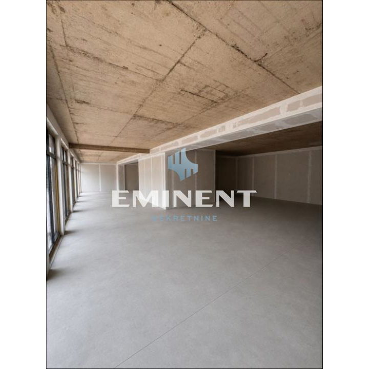 Lokal Izdavanje Beograd Žarkovo 200 m2