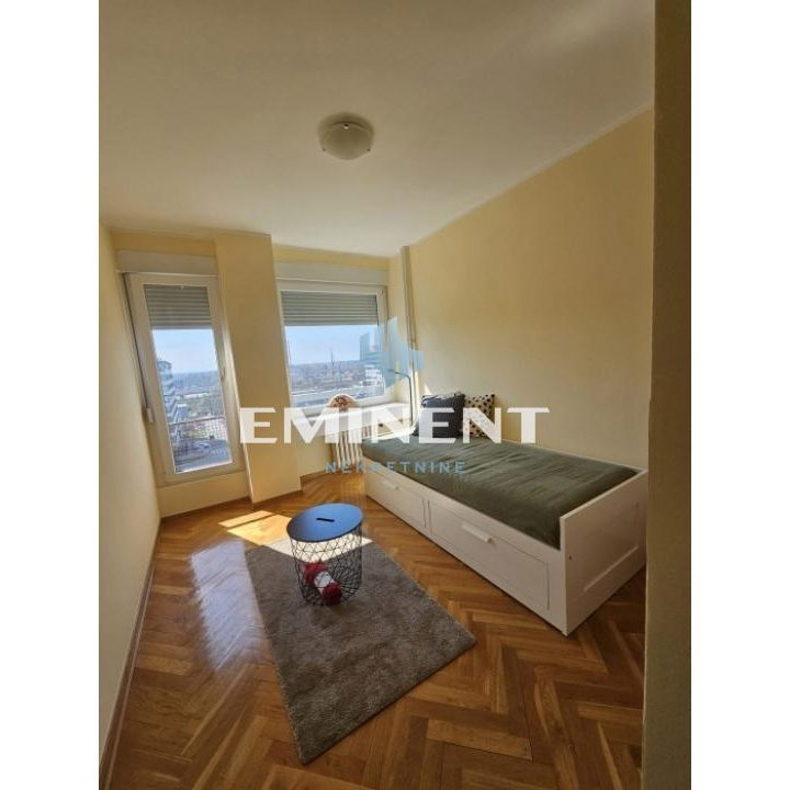 Stan Izdavanje Beograd Blok 23 73 m2