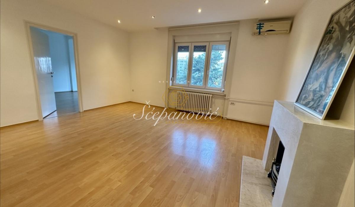 Trosoban stan na prodaju, Centar, Novi Sad, 112m², 289.000 €