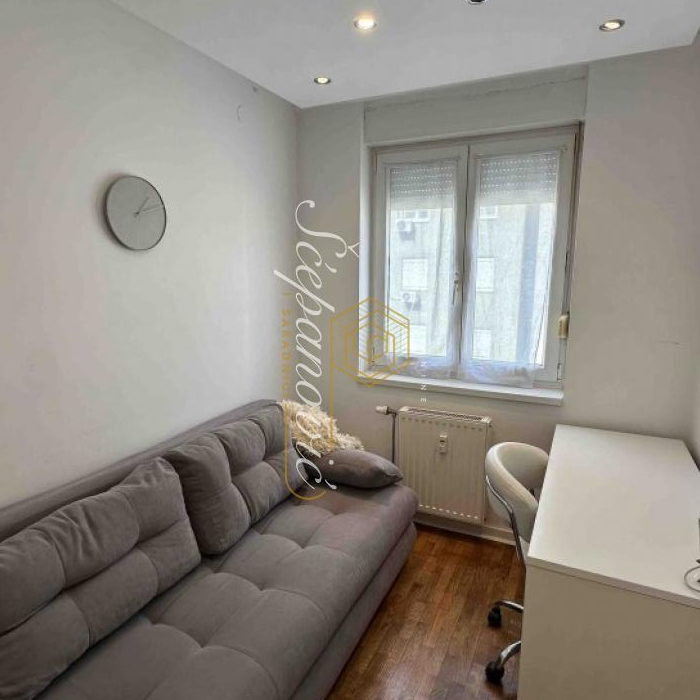 Stan Prodaja Novi Sad  79 m2
