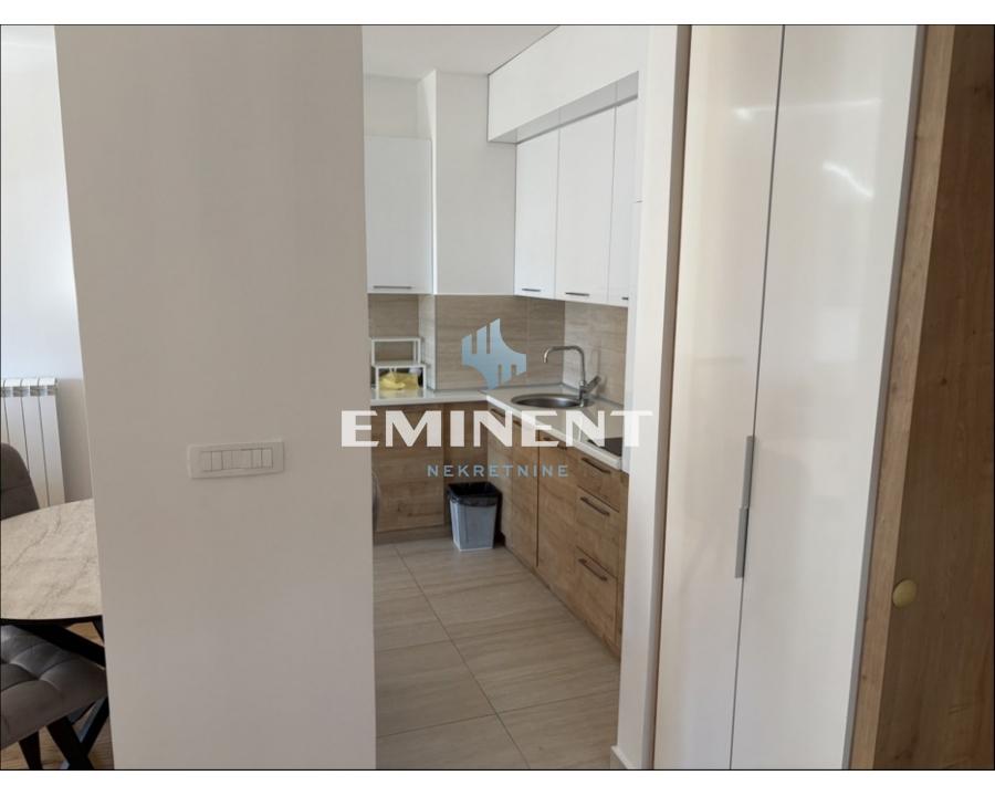 Stan Izdavanje Beograd Blok 65 56 m2
