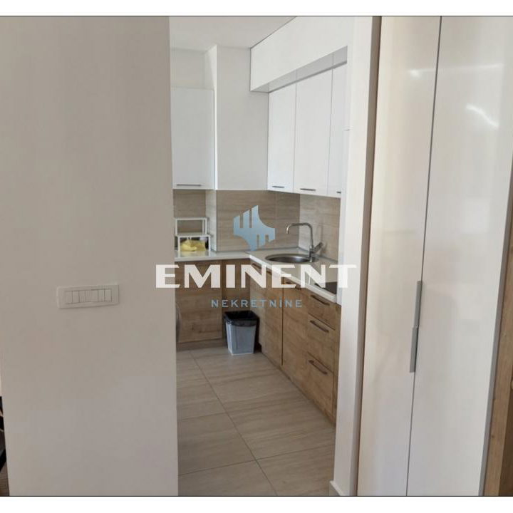 Stan Izdavanje Beograd Blok 65 56 m2