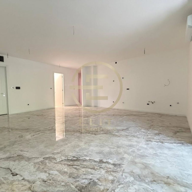 Lokal Izdavanje Novi Sad  126 m2
