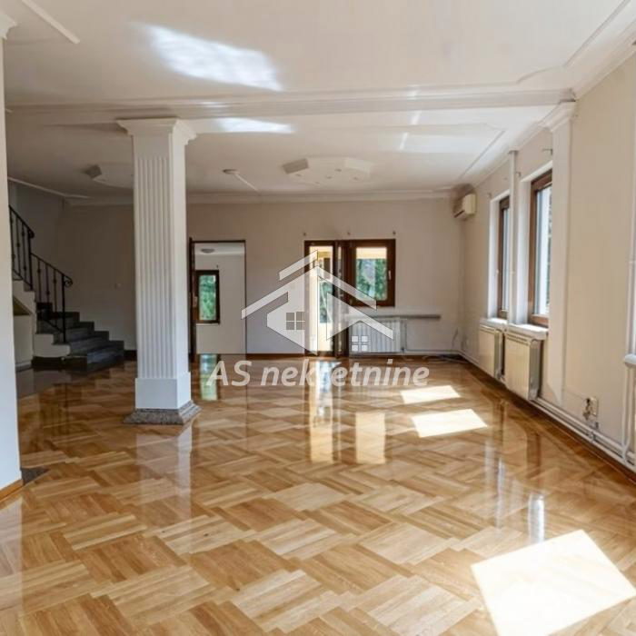 Stan Izdavanje Beograd Dedinje 210 m2