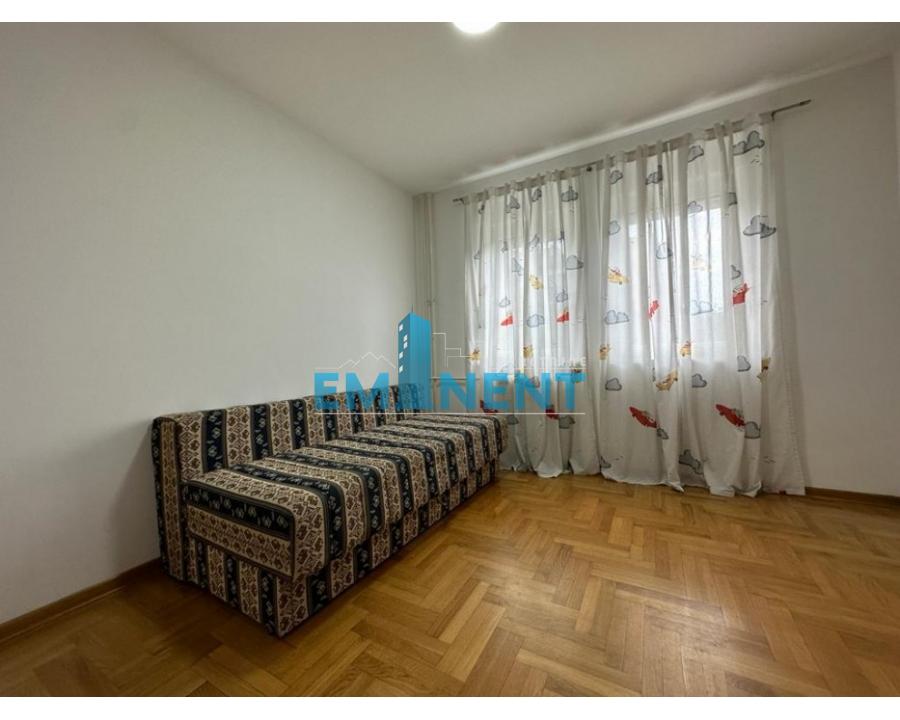 Trosoban stan za izdavanje, Autokomanda, Beograd, 80m², 700 €/mes