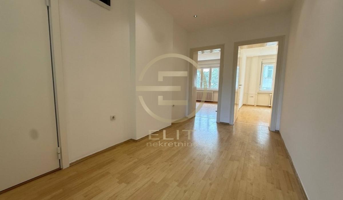 izdavanje-kuca-kx5jhcR2Wq Četvorosoban stan na prodaju, Centar, Novi Sad, 112m², 295.000 €