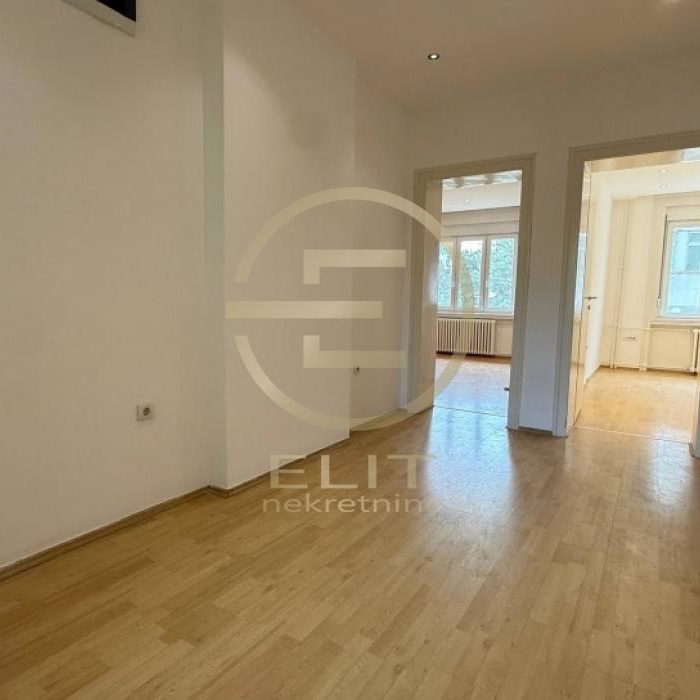 Četvorosoban stan na prodaju, Centar, Novi Sad, 112m², 295.000 €