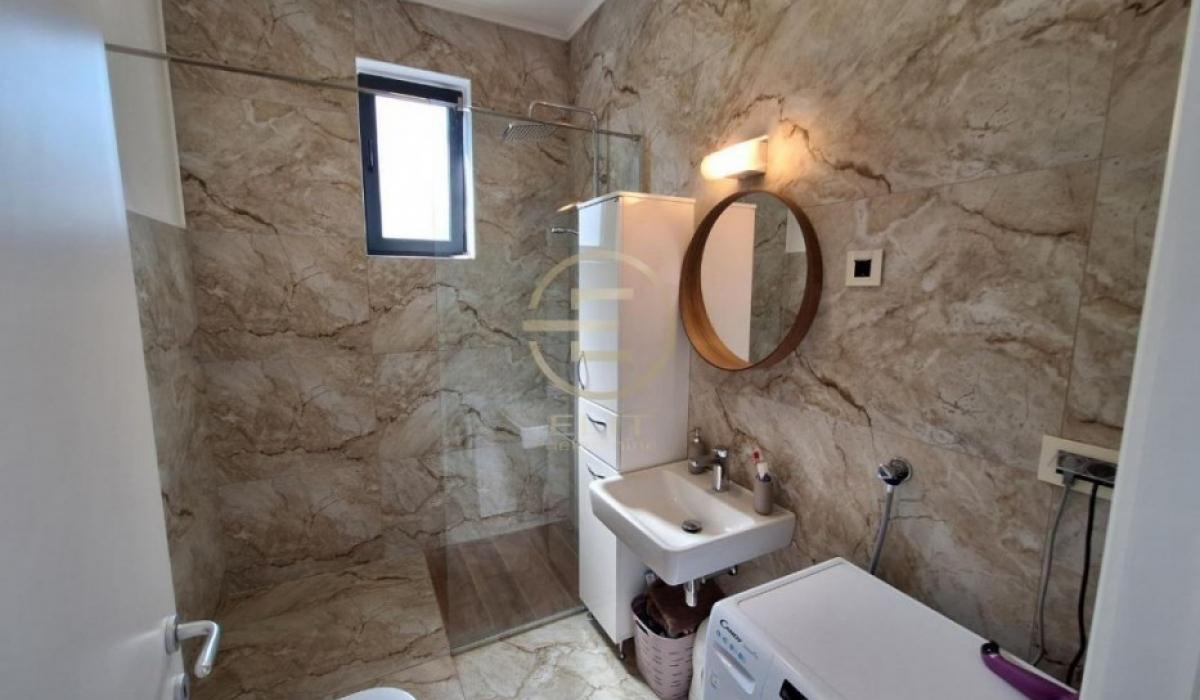 izdavanje-kuca-lnqzzxCZMA Petosoban stan na prodaju, Sremska Kamenica, Novi Sad, 145m², 390.000 €