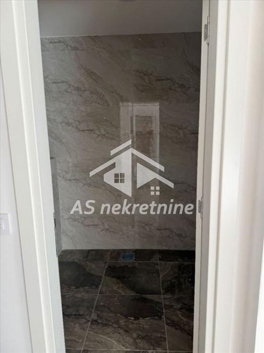 izdavanje-kuca-ndGR2nSp4F Trosoban stan na prodaju, Cara Dušana, Beograd, 71m², 211.500 €