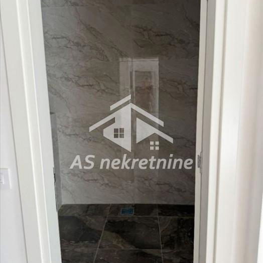 Trosoban stan na prodaju, Cara Dušana, Beograd, 71m², 211.500 €