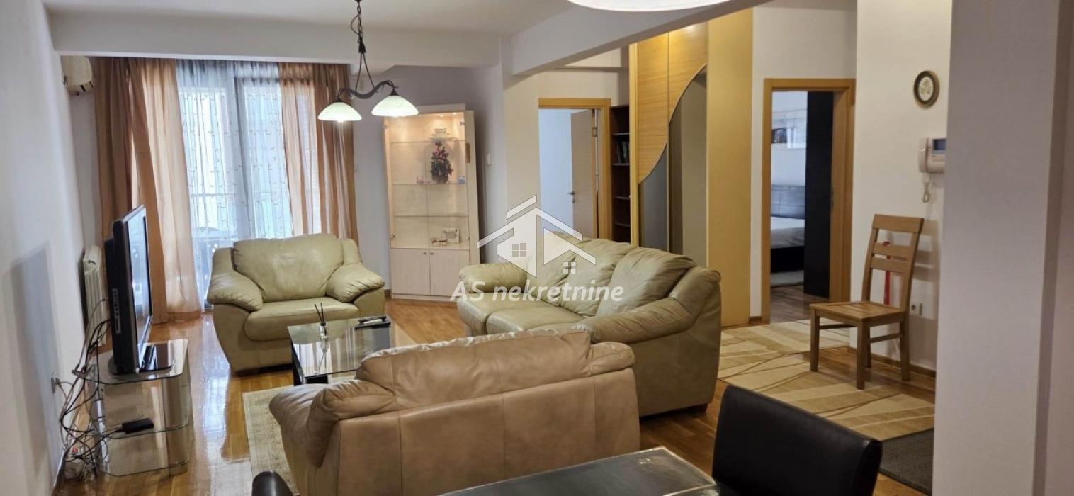 Trosoban stan za izdavanje, Hram Svetog Save, Beograd, 86m², 1.200 €/mes