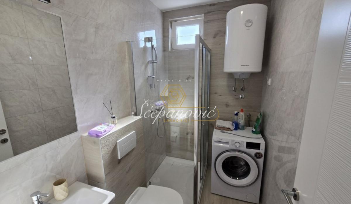 izdavanje-kuca-qVM6r7XVK0 Četvorosoban stan na prodaju, Kamenjar, Novi Sad, 88m², 193.000 €