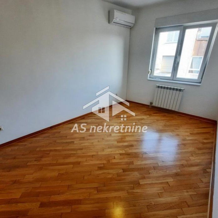 Petosoban stan za izdavanje, Hram Svetog Save, Beograd, 172m², 5. sprat, 2.000 €/mes