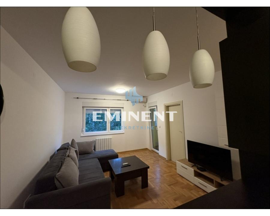 Stan Izdavanje Beograd Blok 72 42 m2
