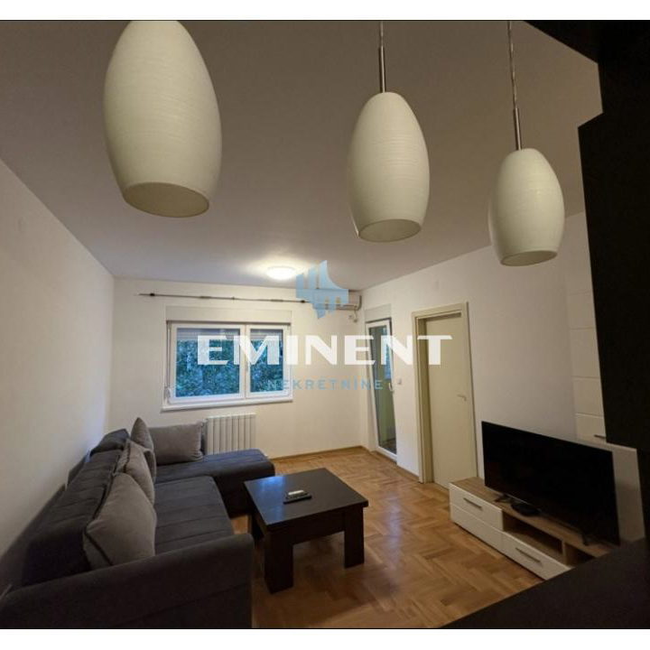 Stan Izdavanje Beograd Blok 72 42 m2