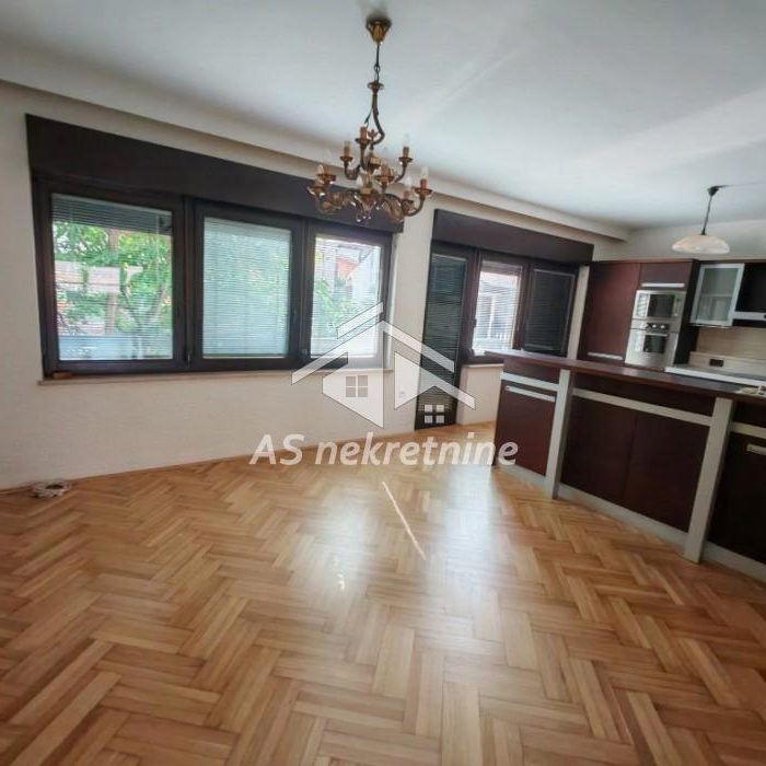 Kuća Izdavanje Beograd Bioskop Voždovac 360 m2