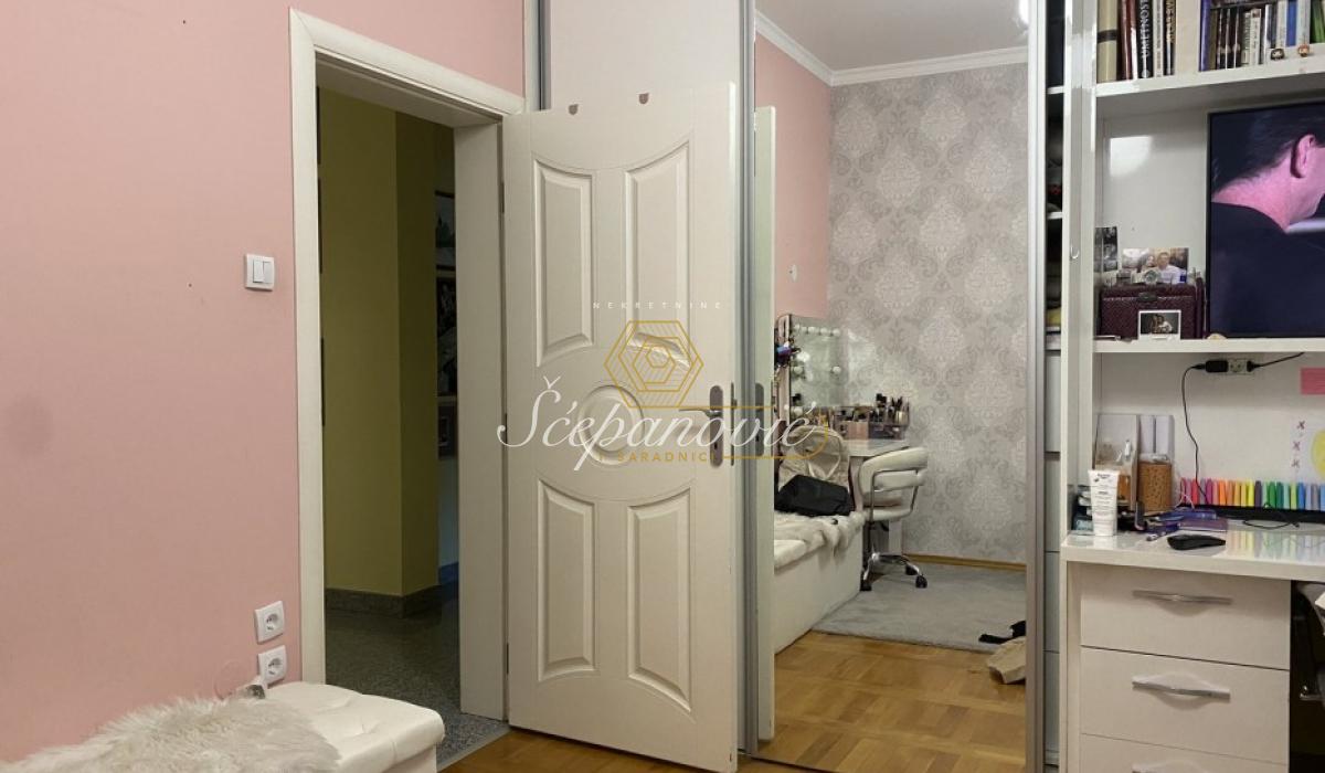 Četvorosoban stan na prodaju, Centar, Novi Sad, 132m², 390.000 €