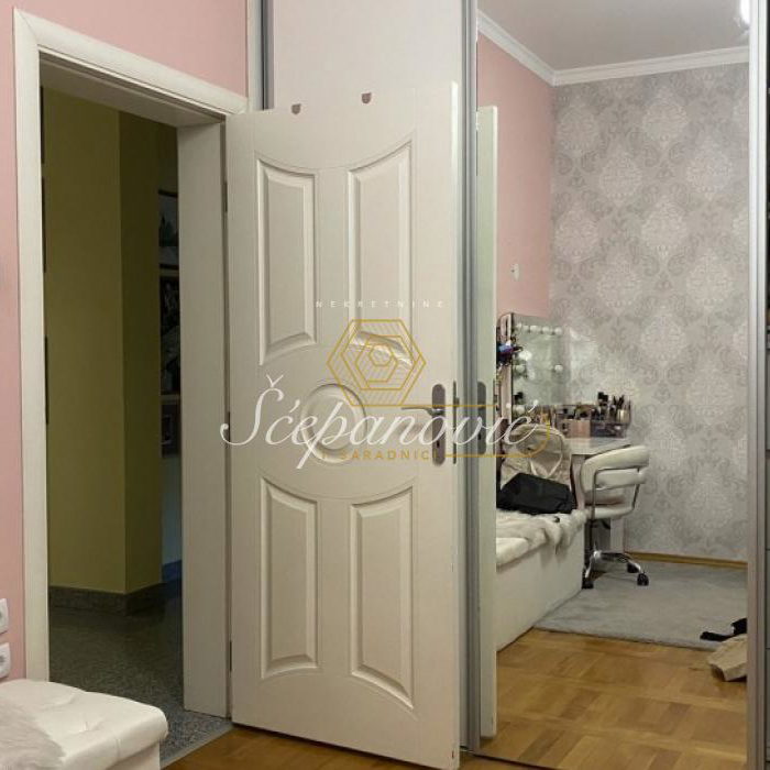 Četvorosoban stan na prodaju, Centar, Novi Sad, 132m², 390.000 €