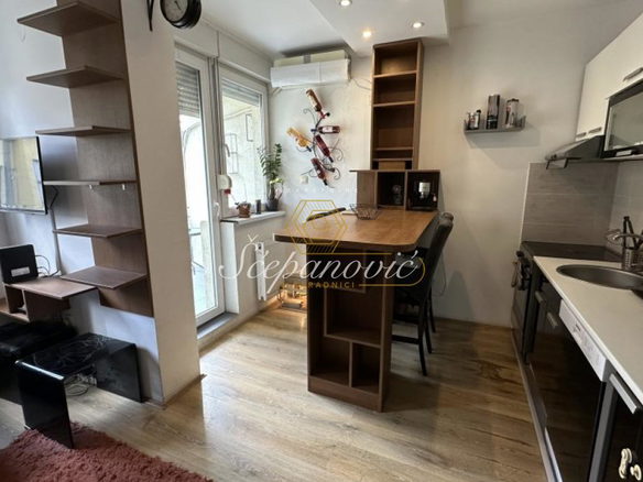 Stan Prodaja Novi Sad  33 m2
