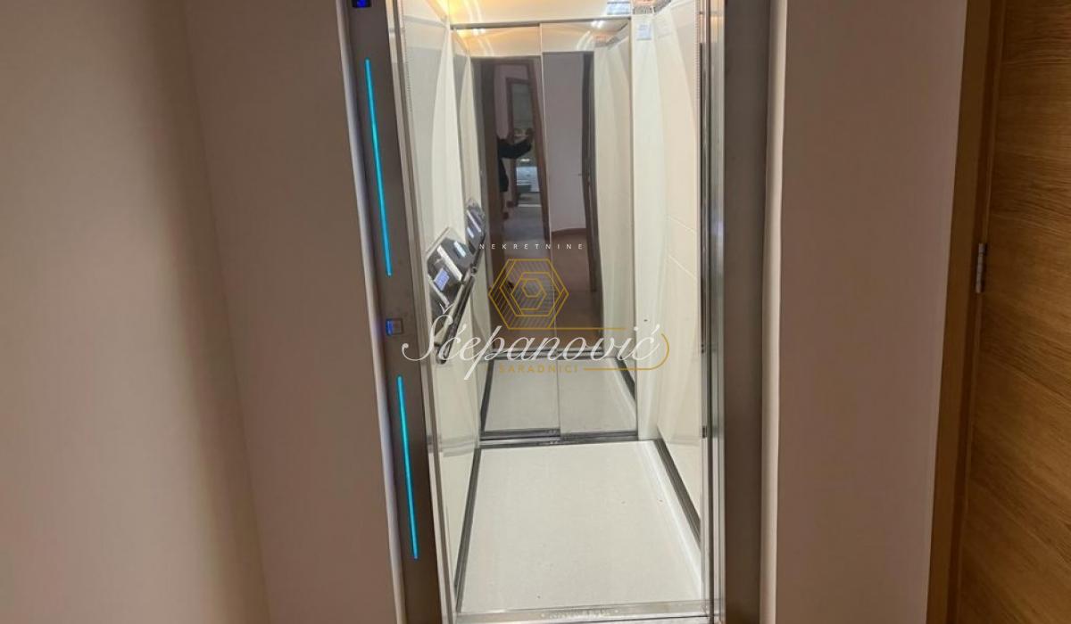 izdavanje-kuca-zihkMk7pnr Stan Prodaja Novi Sad 240 m2