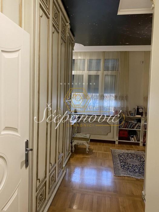 Četvorosoban stan na prodaju, Centar, Novi Sad, 132m², 390.000 €