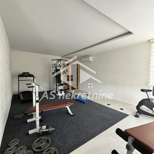 Petosoban stan za izdavanje, Senjak, Beograd, 200m², 3.100 €/mes