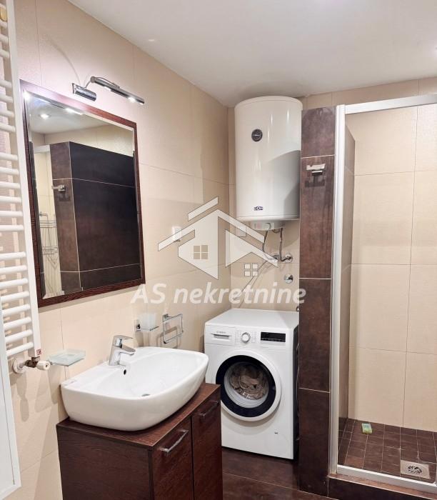 Trosoban stan za izdavanje, Lekino Brdo, Beograd, 67m², 1. sprat, 800 €/mes