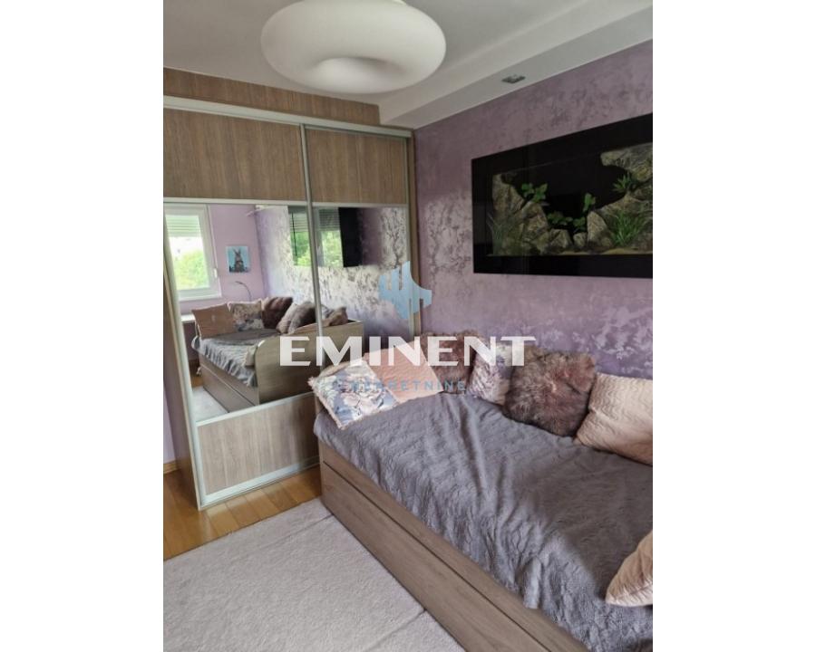 Trosoban stan za izdavanje, Bežanijska Kosa 3, Beograd, 85m², 1.000 €/mes