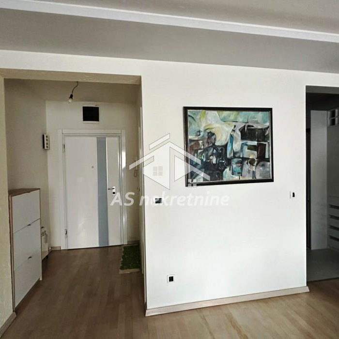 Trosoban stan za izdavanje, Lekino Brdo, Beograd, 81m², 1.000 €/mes