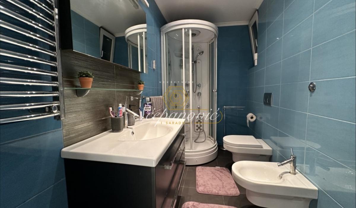 izdavanje-lokala-87CesNV0Kc Višesoban stan za izdavanje, Grbavica, Novi Sad, 310m², 2.500 €/mes