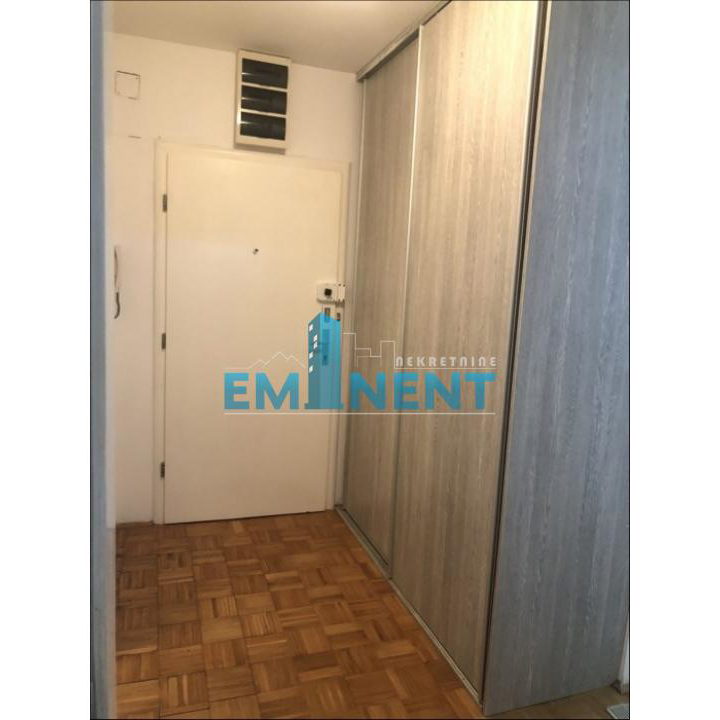 Trosoban stan za izdavanje, Blok 61, Beograd, 85m², 900 €/mes