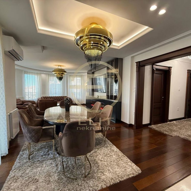 Četvorosoban stan za izdavanje, Socijalno, Novi Sad, 116m², 2.000 €/mes