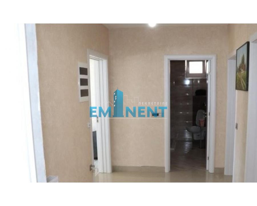 izdavanje-lokala-DDxL2onSUa Kuća na prodaju, Vrbica, Aranđelovac, 250m², 190.000 €