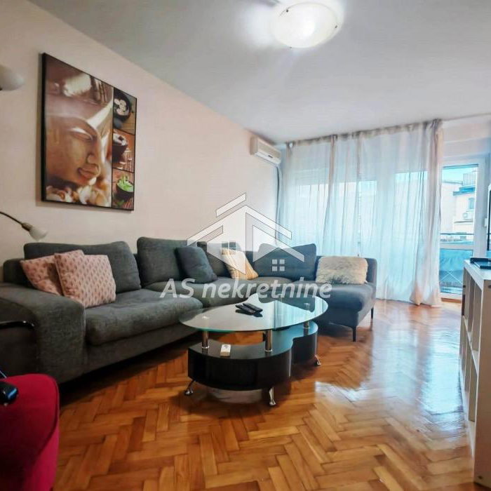 Stan Izdavanje Beograd Kalenić Pijaca 73 m2