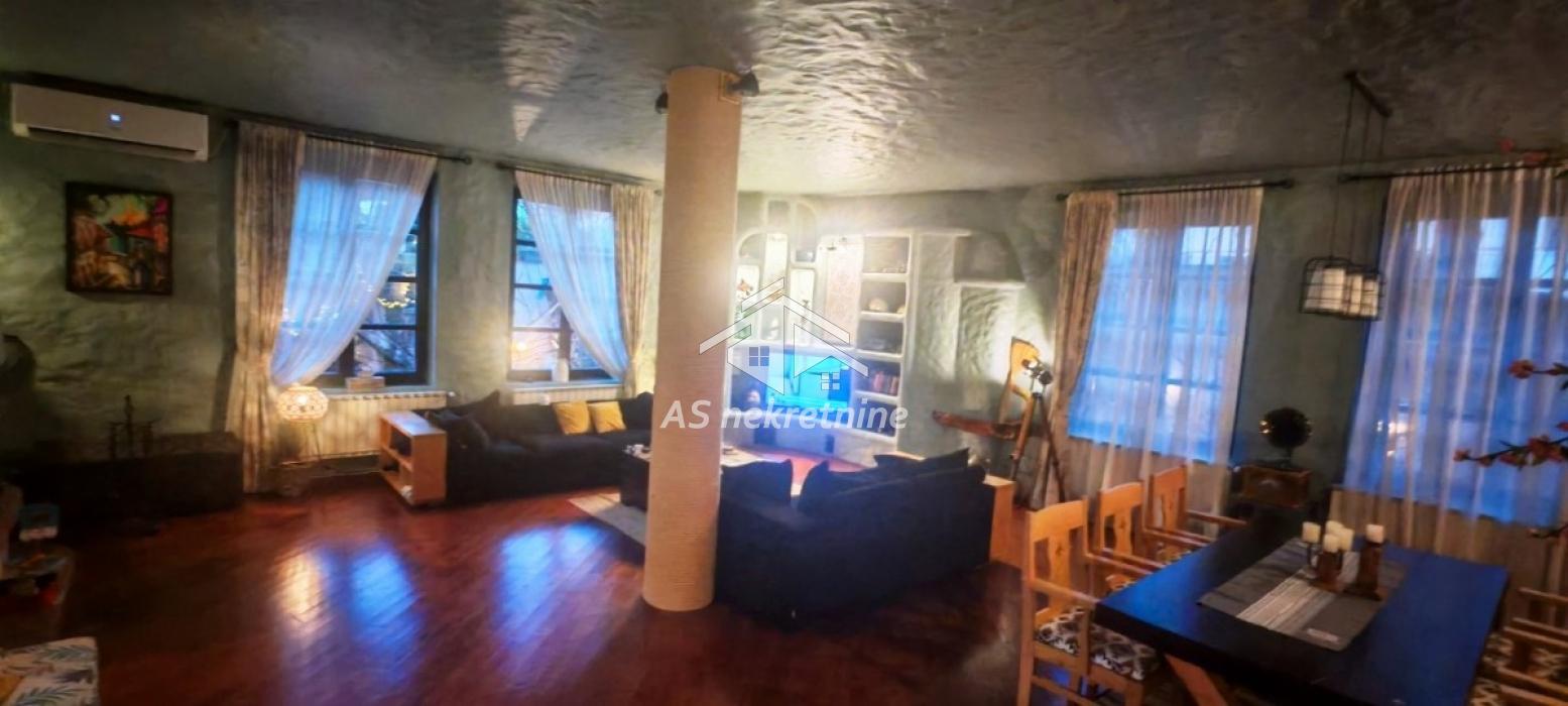 Kuća za izdavanje, Jajinci, Beograd, 367m², 3.500 €/mes