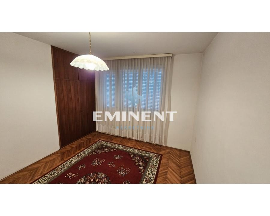 izdavanje-lokala-F8yqVM5NrG Kuća na prodaju, Kaluđerica, Beograd, 315m², 320.000 €