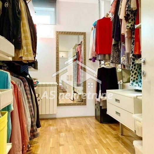 Četvorosoban stan na prodaju, Đeram Pijaca, Beograd, 157m², 390.000 €