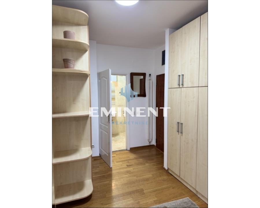 Dvosoban stan na prodaju, Dedinje, Beograd, 64m², 249.600 €