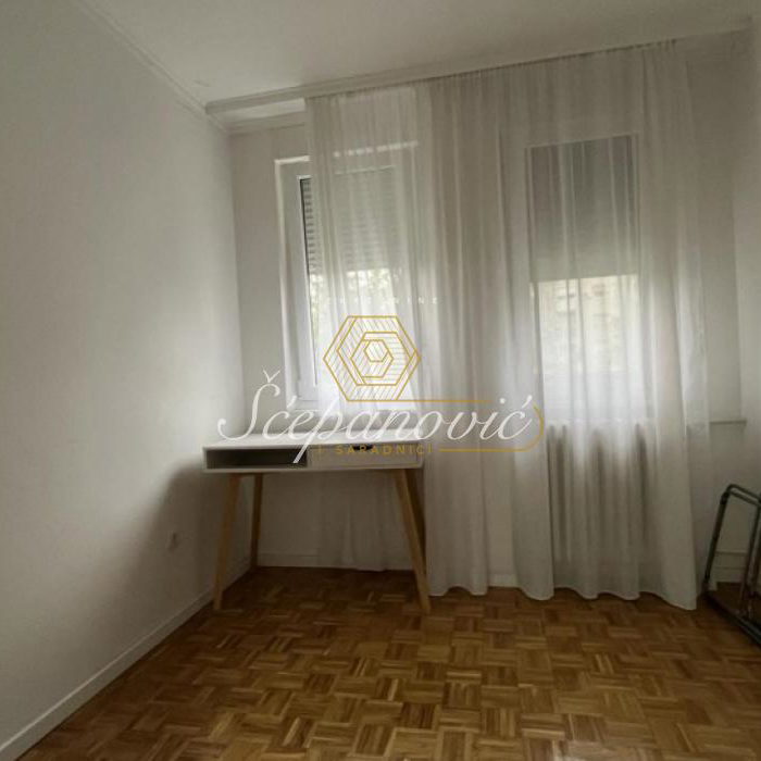 Četvorosoban stan na prodaju, Sajmište, Novi Sad, 96m², 240.000 €